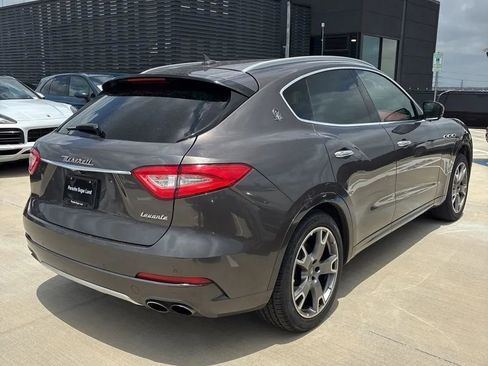 Used 2017 Maserati Levante w/ Luxury Package AWD/4WD image 7