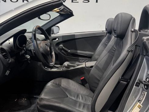 Used 2010 Mercedes-Benz SLK 300 image 12