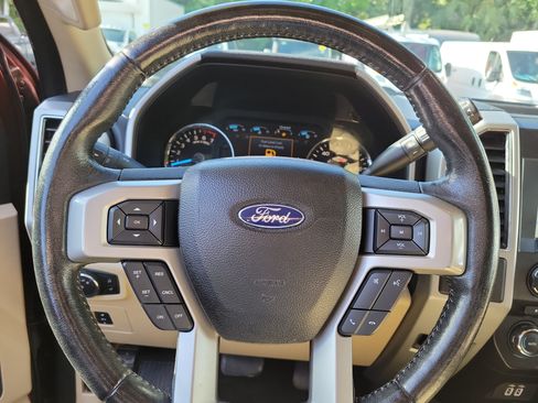 Used 2017 Ford F150 Lariat w/ Equipment Group 501A Mid RWD image 18