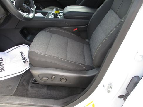 Used 2025 GMC Acadia Elevation image 11