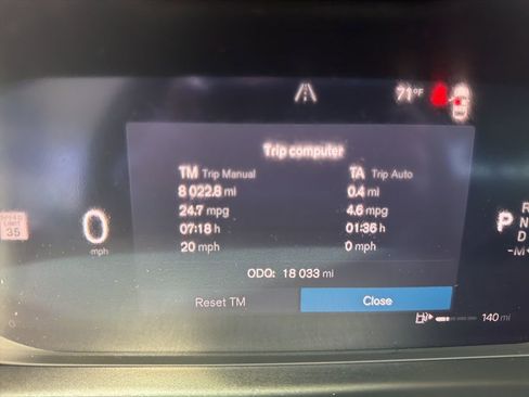 Certified 2025 Volvo XC40 B5 Plus image 13