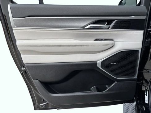 New 2026 Jeep Grand Wagoneer L 4WD w/ Premium Group I image 23