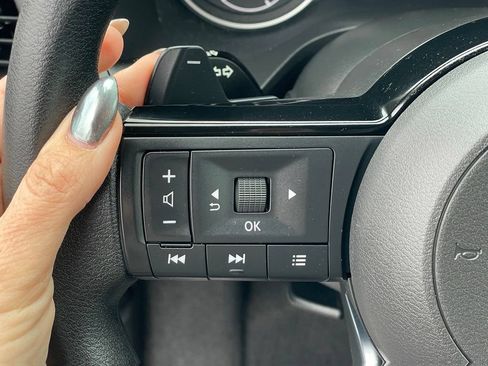 Certified 2023 Nissan Rogue SV AWD/4WD image 15