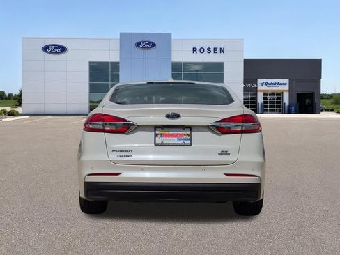 Used 2020 Ford Fusion SE FWD image 4