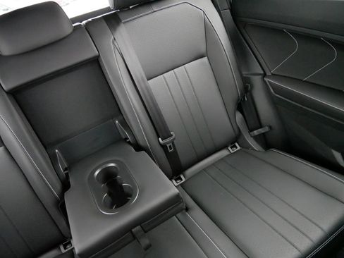 Certified 2023 Volkswagen Tiguan SE R-Line image 14