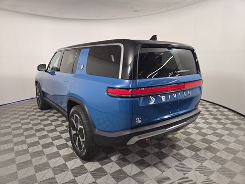 Used 2024 Rivian R1S Adventure Dual AWD/4WD image 3