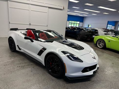Used 2019 Chevrolet Corvette Z06 RWD image 4