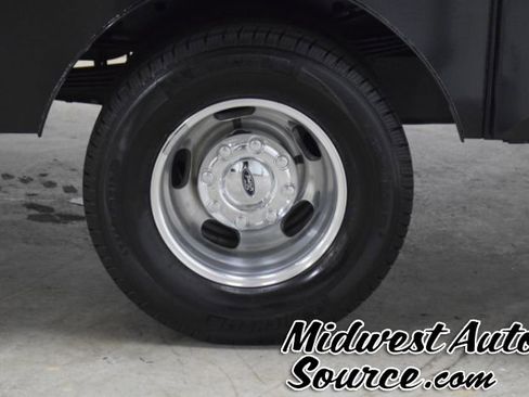 Used 2024 Ford F350 XLT image 8