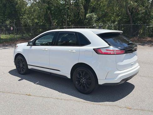 Certified 2023 Ford Edge SE w/ Black Appearance Package AWD/4WD image 4