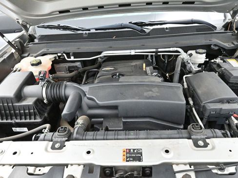 Used 2019 Chevrolet Colorado W/T RWD image 30