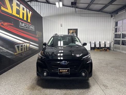 Used 2025 Subaru Outback Onyx Edition AWD/4WD image 29