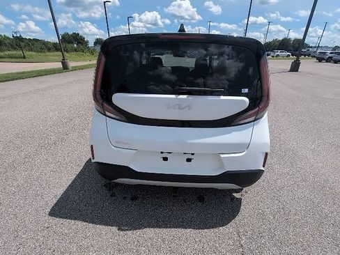 Used 2024 Kia Soul LX FWD image 6