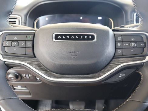 Used 2022 Jeep Wagoneer Series II RWD image 21
