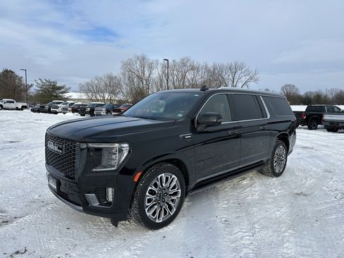Used 2023 GMC Yukon XL Denali Ultimate image 17