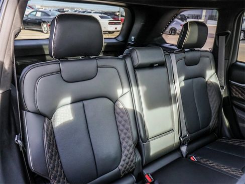 Used 2025 Jeep Grand Cherokee Summit image 23