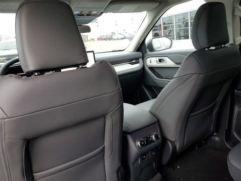 New 2026 Ford Explorer Active w/ Active Comfort Package image 29