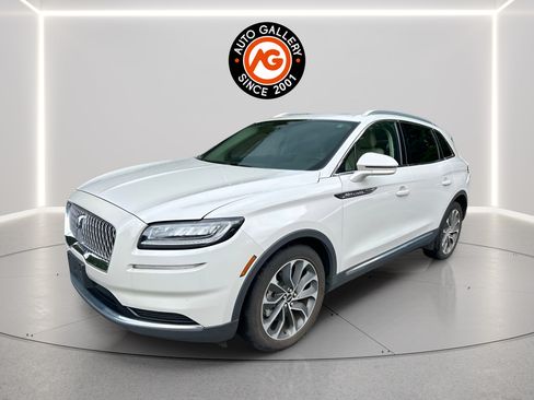 Used 2023 Lincoln Nautilus Reserve w/ Luxury Package AWD/4WD image 6