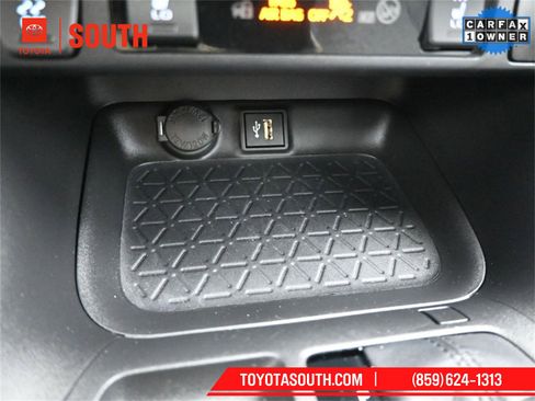 Used 2023 Toyota RAV4 XLE Premium image 21