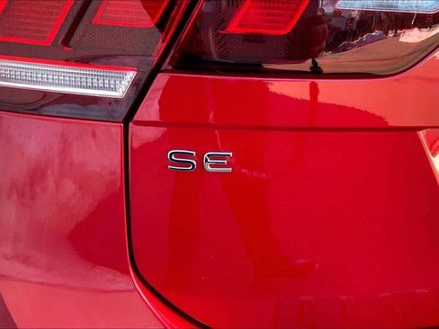 Used 2024 Volkswagen Tiguan SE R-Line image 10