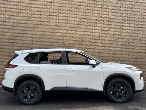 New 2026 Nissan Rogue SV AWD/4WD image 4