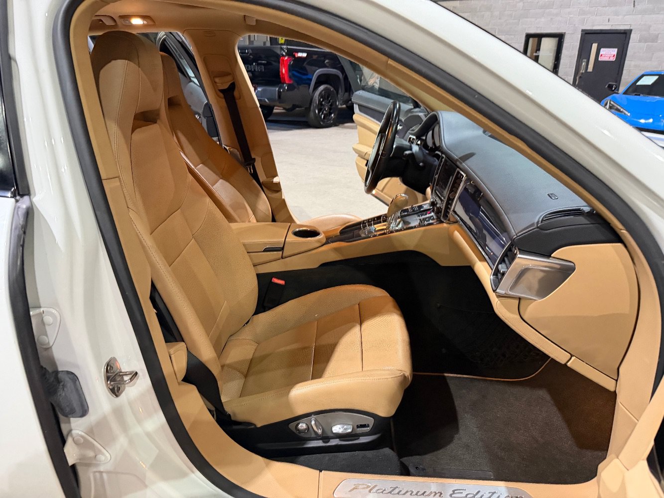 Used 2013 Porsche Panamera 4 image 26