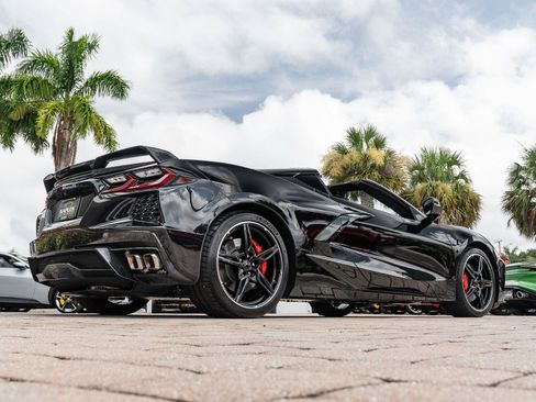 Used 2021 Chevrolet Corvette Stingray Premium Cpe w/ Z51 Performance Package RWD image 19