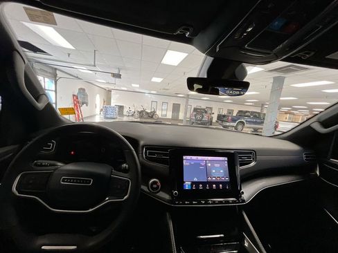 Used 2022 Jeep Wagoneer Series I image 15