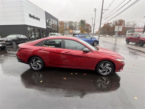 Used 2025 Hyundai Elantra Sport image 9