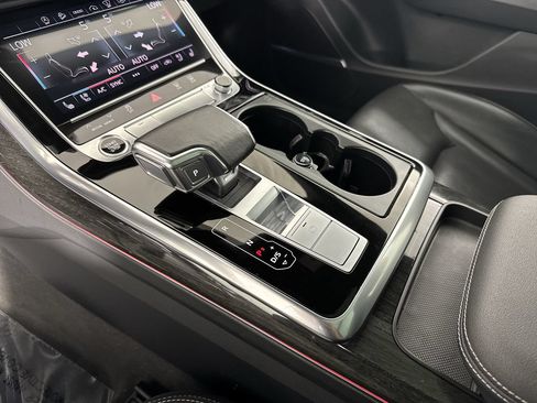 Used 2021 Audi Q8 Prestige AWD/4WD image 17