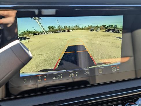 New 2026 GMC Sierra 2500 AT4 w/ AT4 Premium Plus Package AWD/4WD image 32