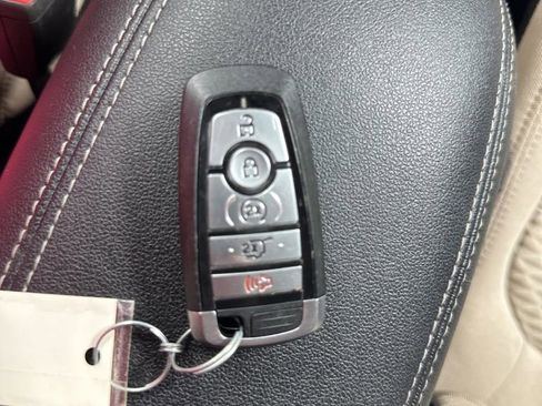 Used 2022 Ford Escape SE w/ Convenience Package image 26