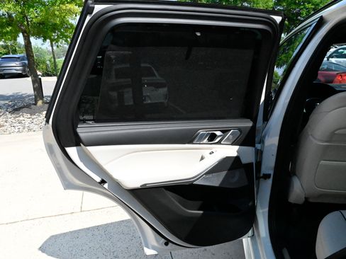 Used 2022 BMW X5 M50i w/ Executive Package AWD/4WD image 40