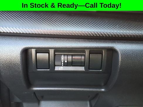 Used 2024 Subaru Crosstrek 2.0i Premium image 20