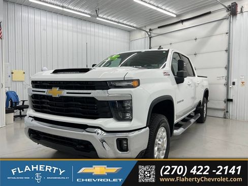 Used 2025 Chevrolet Silverado 2500 LT AWD/4WD image 6