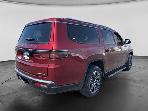 Used 2023 Jeep Wagoneer L Series II AWD/4WD image 10