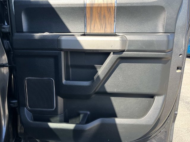 Used 2019 Ford F150 Lariat w/ Equipment Group 502A Luxury AWD/4WD image 18