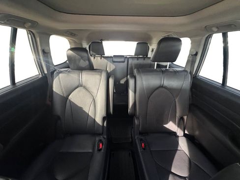 Used 2024 Toyota Grand Highlander Limited image 18