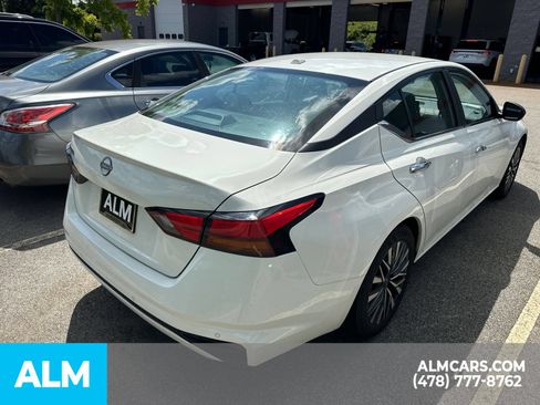 Used 2025 Nissan Altima 2.5 SV FWD image 10