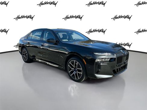 New 2026 BMW 760i xDrive w/ Executive Package image 3