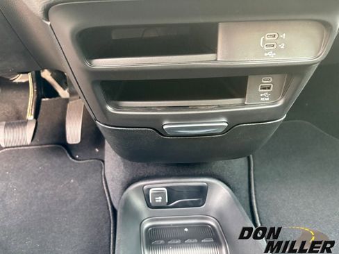 New 2026 Chrysler Pacifica Select image 18