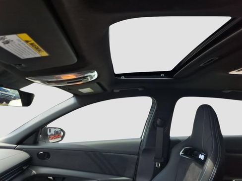 Used 2025 Hyundai Elantra N FWD image 18