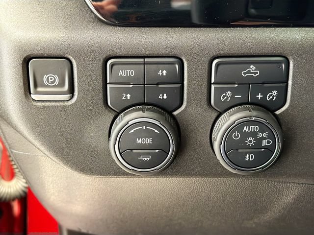 Used 2025 Chevrolet Silverado 1500 LT Trail Boss w/ Convenience Package II AWD/4WD image 9