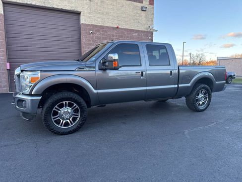 Used 2014 Ford F250 Lariat w/ Chrome Package image 2