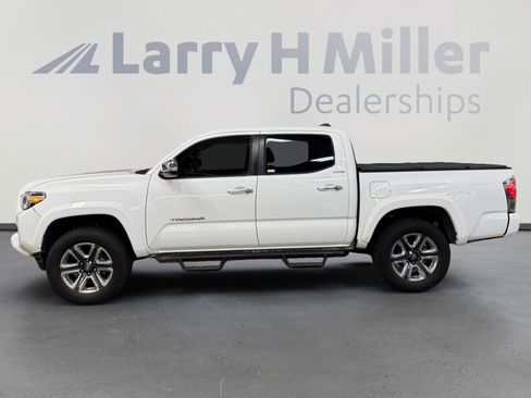 Used 2017 Toyota Tacoma Limited w/ Tow Package AWD/4WD image 2