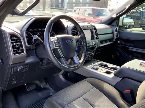 Used 2020 Ford Expedition Max XLT image 17