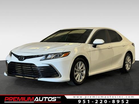 Used 2023 Toyota Camry LE image 1