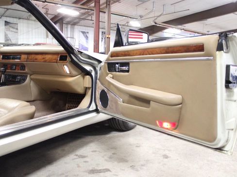 Used 1995 Jaguar XJS 4.0 Convertible image 35