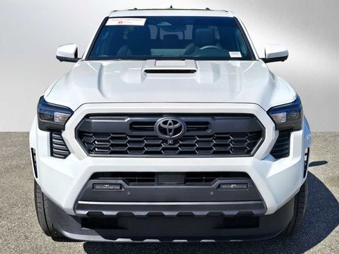 Certified 2025 Toyota Tacoma TRD Sport AWD/4WD image 8