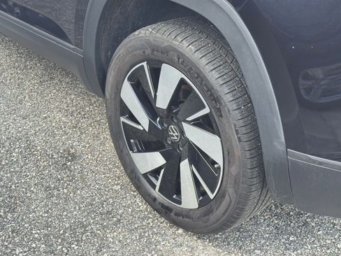 Used 2025 Volkswagen Atlas Cross Sport SE image 31