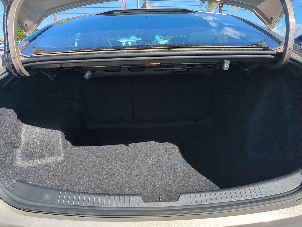 Used 2025 Chevrolet Malibu LT FWD image 30
